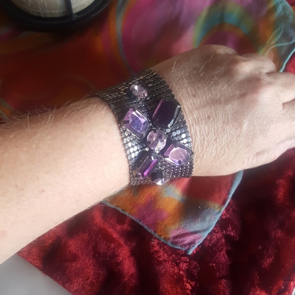Metal mesh and purple Jewel statement bracelet - Picture 5 of 5
